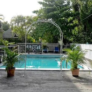 Pineapplesuites Hotel Ocho Rios
